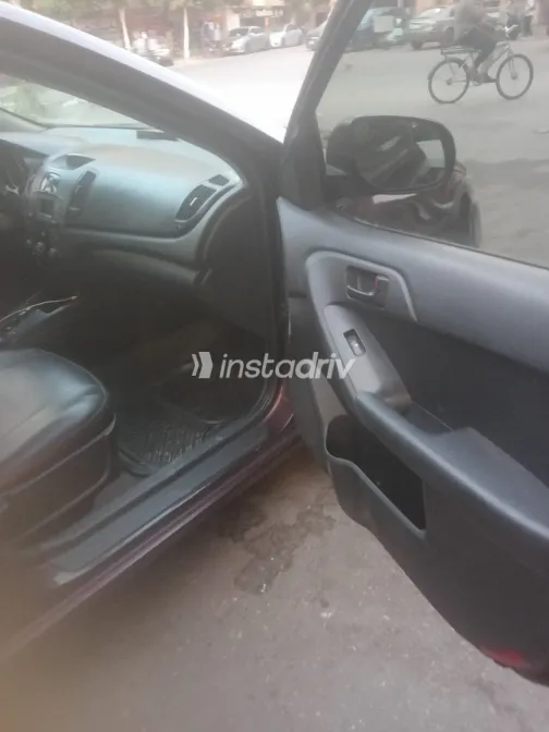 Kia Cerato 2010 White Automatic Used for Sale in Greater Cairo ( Cairo + Giza) - 7