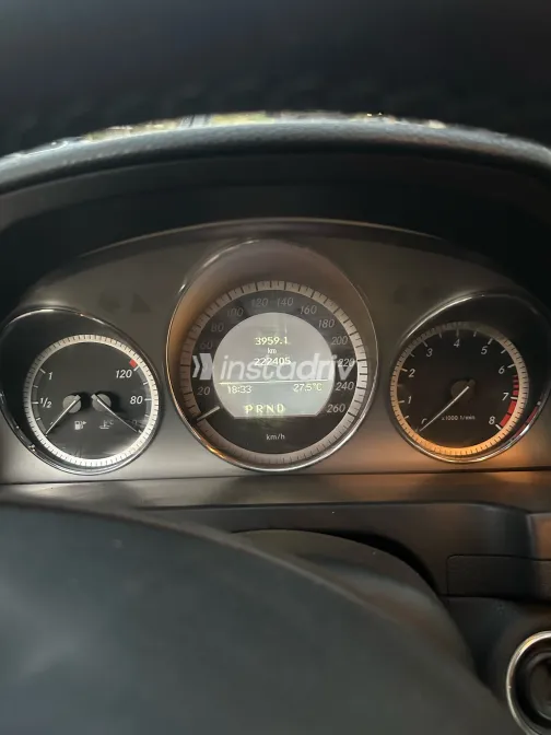 Mercedes C 250 2010 White Automatic Used for Sale in Greater Cairo ( Cairo + Giza) - 3