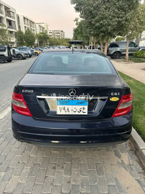 Mercedes C 250 2010 White Automatic Used for Sale in Greater Cairo ( Cairo + Giza) - 4