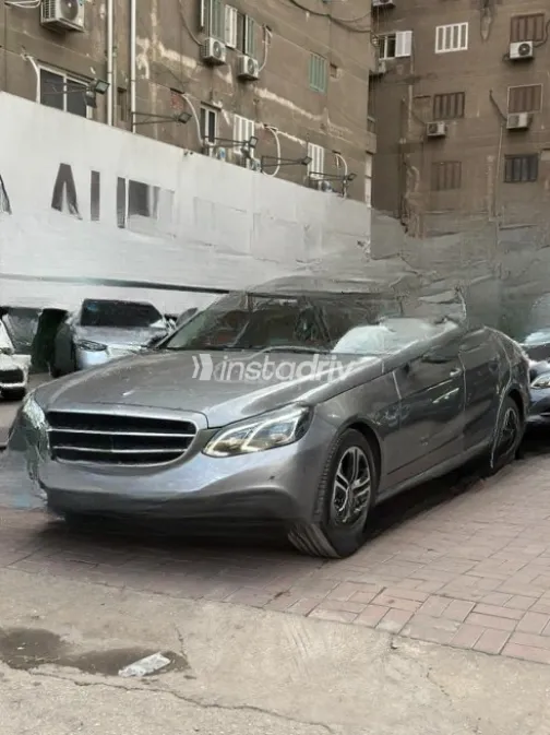 Mercedes E 250 2011 Gray Automatic Used for Sale in Nasr city - 2