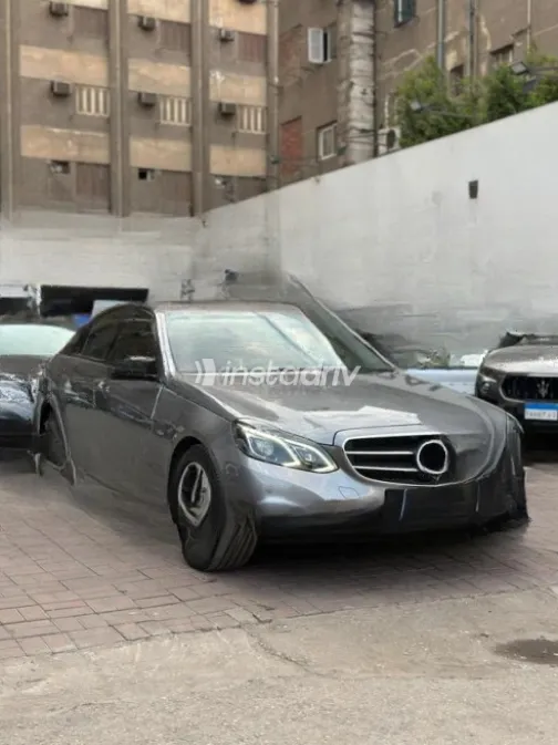 Mercedes E 250 2011 Gray Automatic Used for Sale in Nasr city - 3