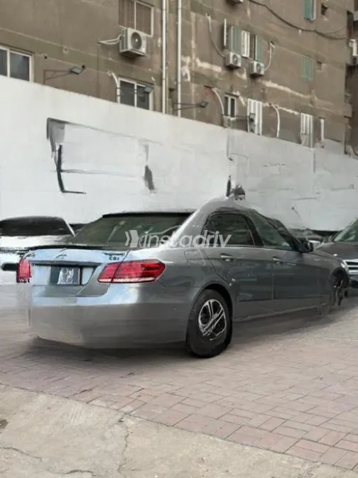 Mercedes E 250 2011 Gray Automatic Used for Sale in Nasr city - 5