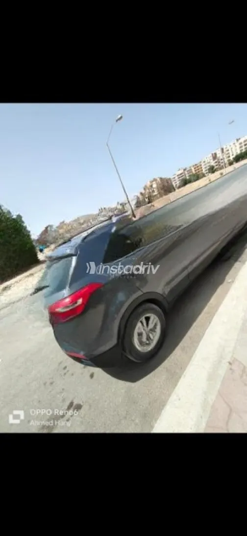 هيونداي كريتا 2016 رمادي أوتوماتيك مستعملة للبيع في 6 أكتوبر - 2