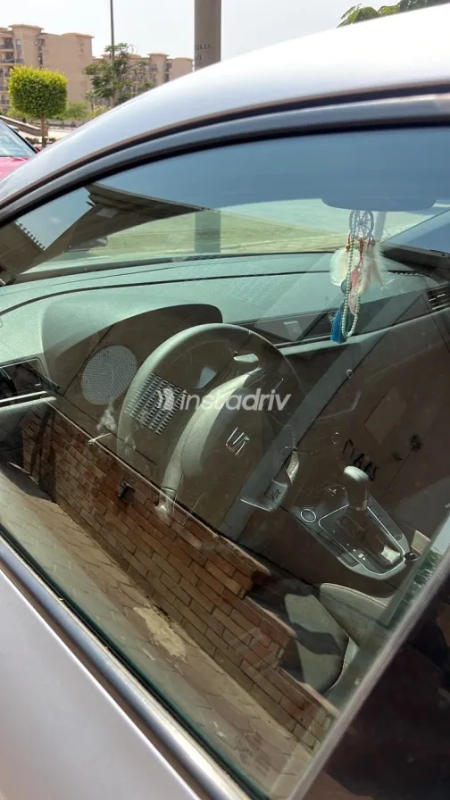 Seat Ibiza 2020 Silver Automatic Used for Sale in Greater Cairo ( Cairo + Giza) - 5