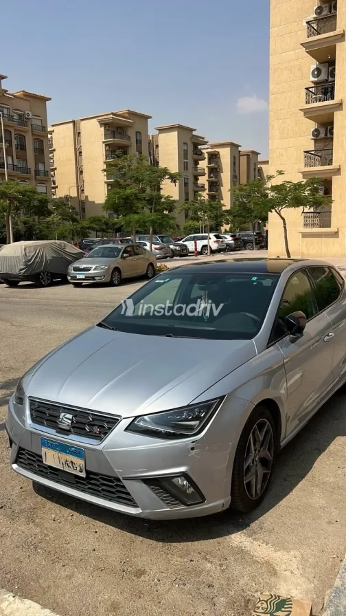 Seat Ibiza 2020 Silver Automatic Used for Sale in Greater Cairo ( Cairo + Giza) - 7
