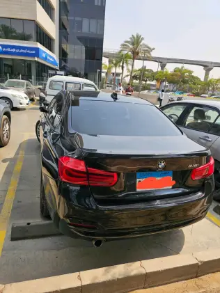 بي ام دبليو 318 2018 أسود أوتوماتيك مستعملة للبيع في القاهرة الكبرى ( القاهرة - الجيزة)