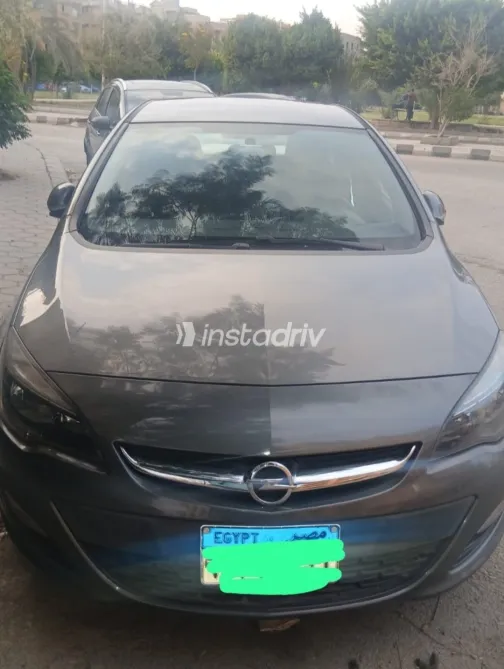 Opel Astra 2020 Dark Gray Automatic Used for Sale in Greater Cairo ( Cairo + Giza) - 4