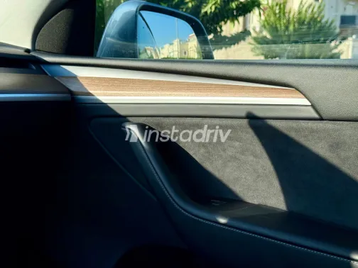 Tesla Model Y 2023 Gray Automatic Used for Sale in Greater Cairo ( Cairo + Giza) - 9