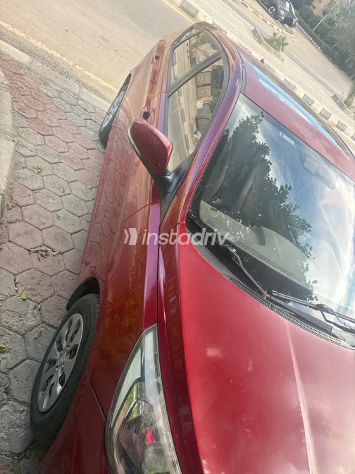 Hyundai Accent 2019 Red Automatic Used for Sale in Greater Cairo ( Cairo + Giza) - 6