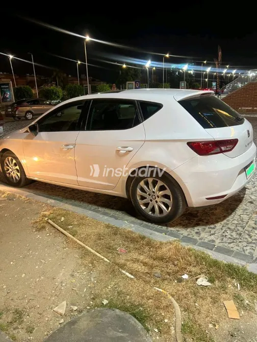 Seat Leon 2015 White Automatic Used for Sale in Greater Cairo ( Cairo + Giza) - 4