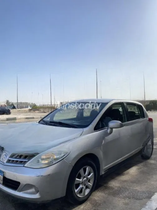 Nissan Tiida 2009 Silver Automatic Used for Sale in Nasr city - 1