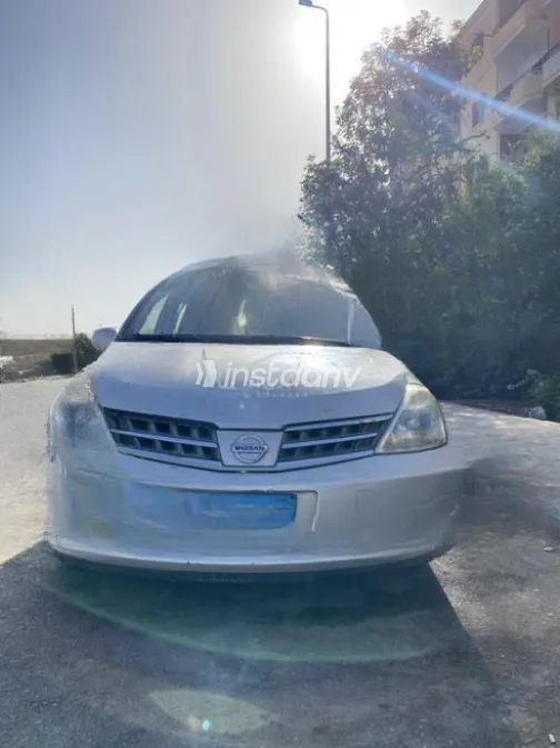 Nissan Tiida 2009 Silver Automatic Used for Sale in Nasr city - 2