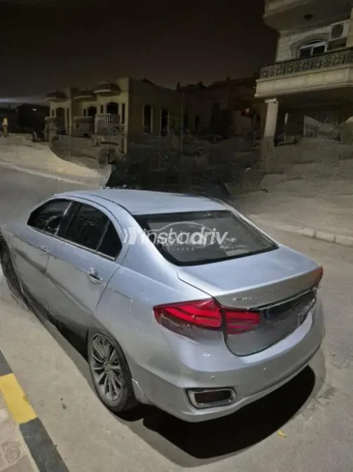 Suzuki Ciaz 2024 Silver Automatic Used for Sale in Cairo - 3