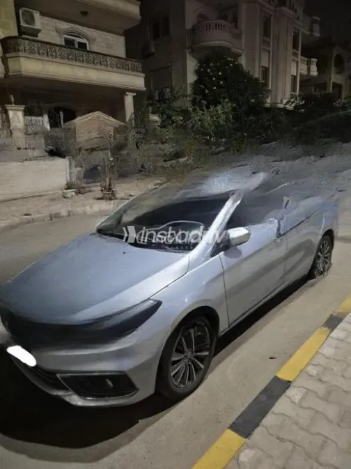 Suzuki Ciaz 2024 Silver Automatic Used for Sale in Cairo - 4