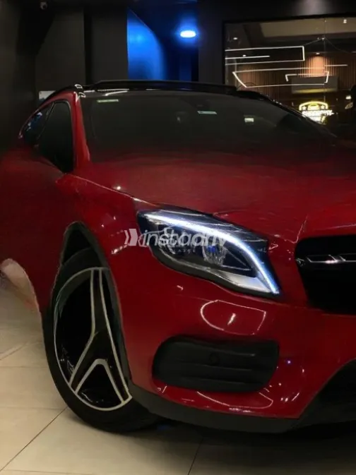 مرسيدس GLA 200 2018 أحمر أوتوماتيك مستعملة للبيع في الغردقة - 1