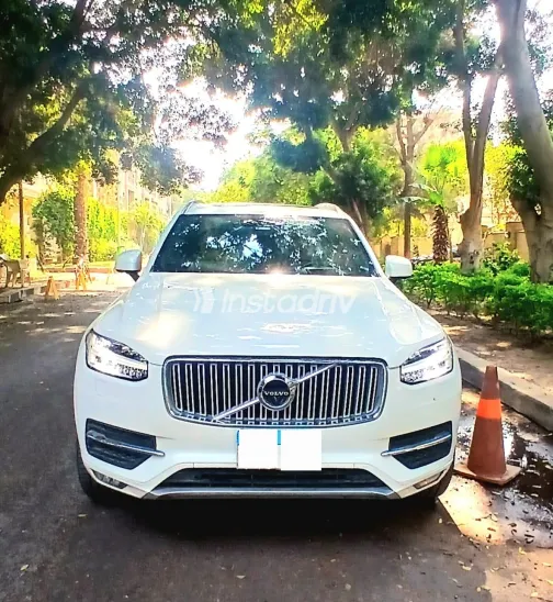 فولفو XC90 2017 أبيض أوتوماتيك مستعملة للبيع في القاهرة الكبرى ( القاهرة - الجيزة) - 1