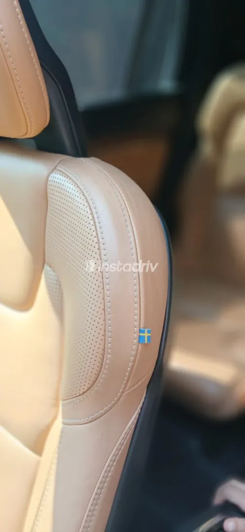 فولفو XC90 2017 أبيض أوتوماتيك مستعملة للبيع في القاهرة الكبرى ( القاهرة - الجيزة) - 6