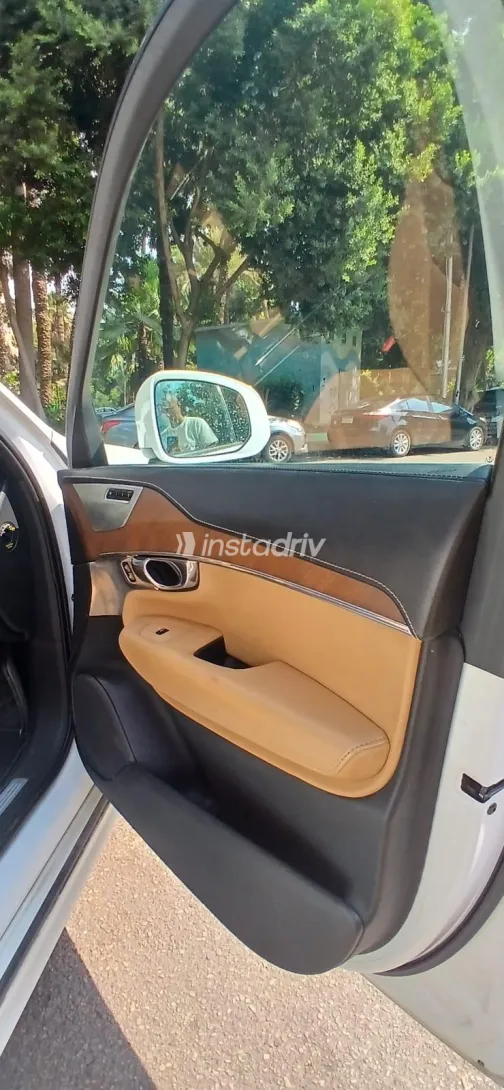 فولفو XC90 2017 أبيض أوتوماتيك مستعملة للبيع في القاهرة الكبرى ( القاهرة - الجيزة) - 7