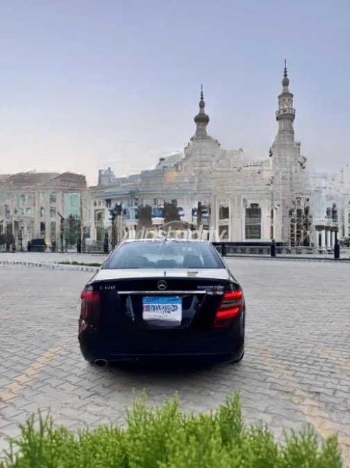 Mercedes C 180 2012 Black Automatic Used for Sale in Cairo - 5