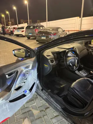 Hyundai Avante 2012 Black Automatic Used for Sale in Greater Cairo ( Cairo + Giza)