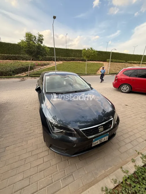 Seat Leon 2020 Gray Automatic Used for Sale in Greater Cairo ( Cairo + Giza) - 3