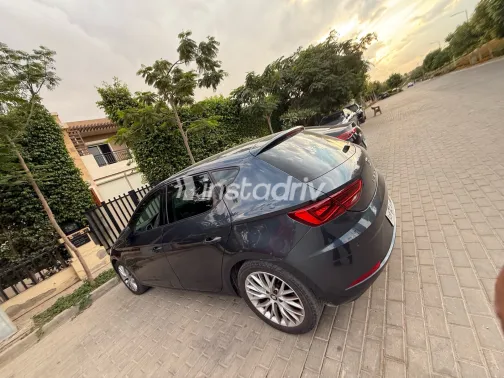 Seat Leon 2020 Gray Automatic Used for Sale in Greater Cairo ( Cairo + Giza) - 4