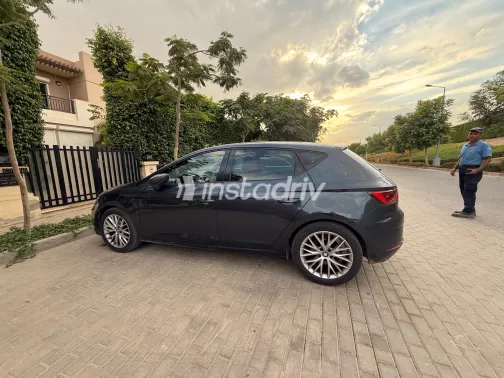Seat Leon 2020 Gray Automatic Used for Sale in Greater Cairo ( Cairo + Giza) - 7