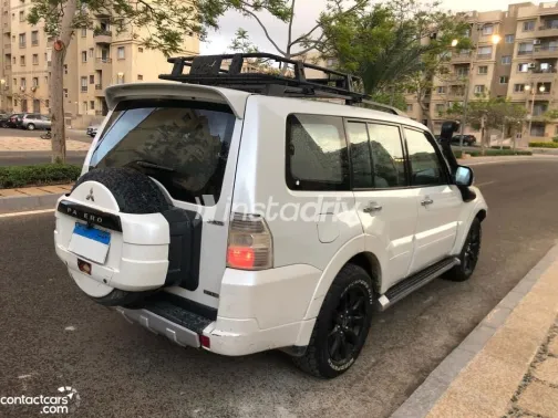 Mitsubishi Pajero 2011 White Automatic Used for Sale in Greater Cairo ( Cairo + Giza) - 3