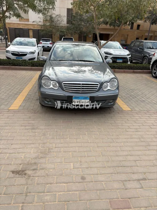 Mercedes C 200 2006 Turquoise Automatic Used for Sale in Greater Cairo ( Cairo + Giza) - 3