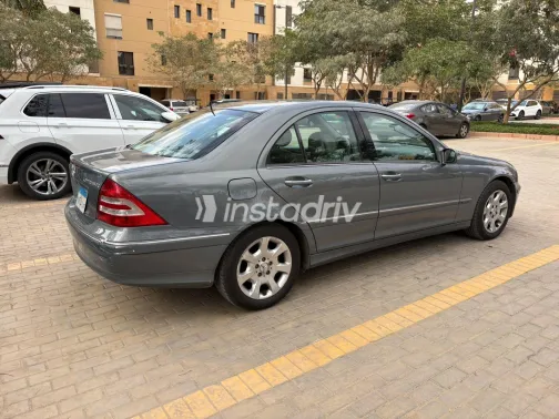 Mercedes C 200 2006 Turquoise Automatic Used for Sale in Greater Cairo ( Cairo + Giza) - 4