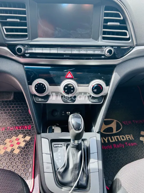 Hyundai Elantra AD 2019 Gray Automatic Used for Sale in Greater Cairo ( Cairo + Giza) - 1