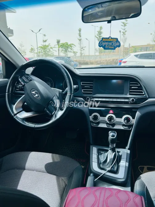 Hyundai Elantra AD 2019 Gray Automatic Used for Sale in Greater Cairo ( Cairo + Giza) - 4