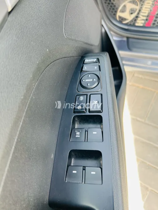 Hyundai Elantra AD 2019 Gray Automatic Used for Sale in Greater Cairo ( Cairo + Giza) - 5