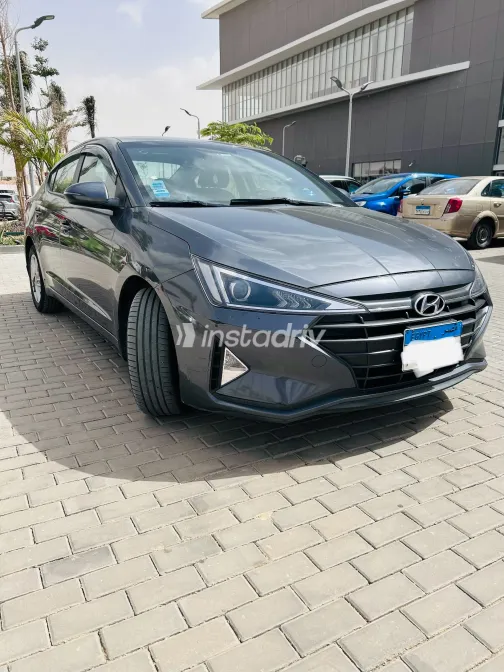 Hyundai Elantra AD 2019 Gray Automatic Used for Sale in Greater Cairo ( Cairo + Giza) - 8
