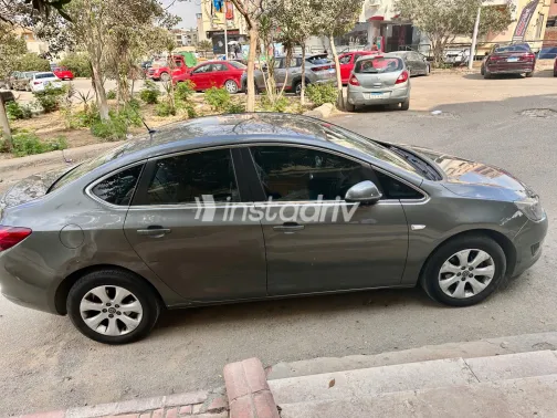 Opel Astra 2021 Gray Automatic Used for Sale in Greater Cairo ( Cairo + Giza) - 5