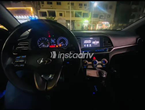هيونداي إلنترا اى دى 2019 أسود أوتوماتيك مستعملة للبيع في القاهرة الكبرى ( القاهرة - الجيزة) - 8
