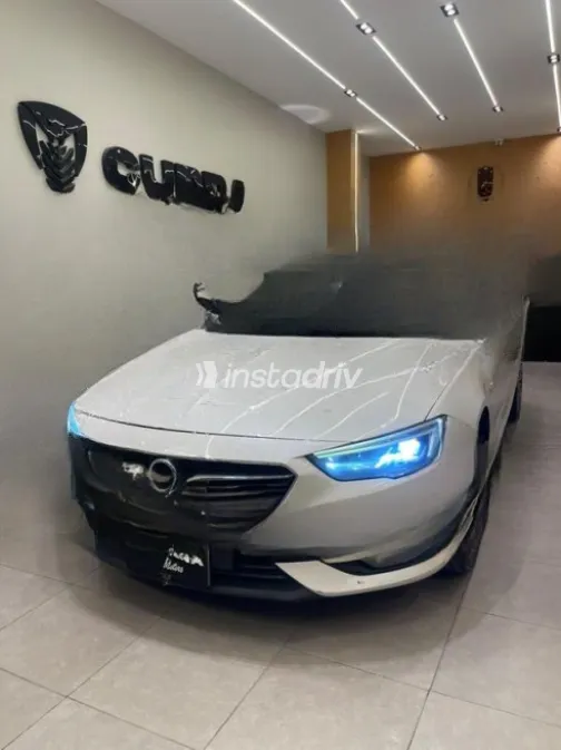 Opel Insignia 2019 White Automatic Used for Sale in Kafr el-Dawwar - 3