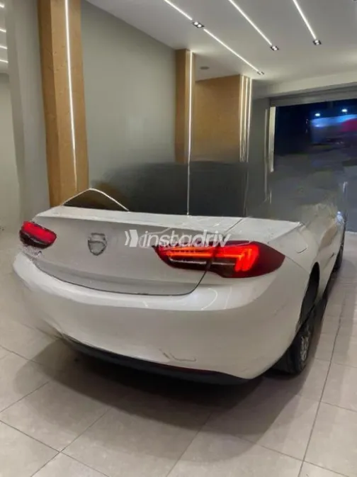 Opel Insignia 2019 White Automatic Used for Sale in Kafr el-Dawwar - 4