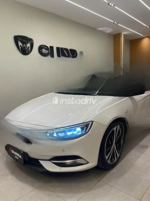 Opel Insignia 2019 White Automatic Used for Sale in Kafr el-Dawwar - 5