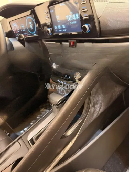 Hyundai Elantra 2022 Red Automatic Used for Sale in Warraq - 2