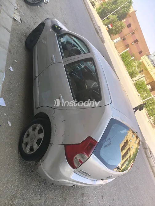 Renault Sandero 2013 Silver Automatic Used for Sale in Greater Cairo ( Cairo + Giza) - 4