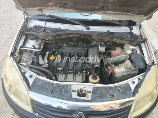 Renault Sandero 2013 Silver Automatic Used for Sale in Greater Cairo ( Cairo + Giza) - 5