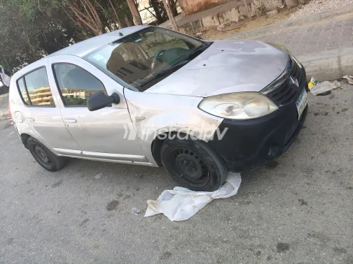 Renault Sandero 2013 Silver Automatic Used for Sale in Greater Cairo ( Cairo + Giza) - 10