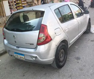 Renault Sandero 2013 Silver Automatic Used for Sale in Greater Cairo ( Cairo + Giza)