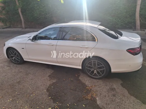 Mercedes E 300 2021 White Automatic Used for Sale in Greater Cairo ( Cairo + Giza) - 10