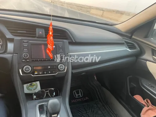 Honda Civic 2020 White Automatic Used for Sale in Greater Cairo ( Cairo + Giza) - 1