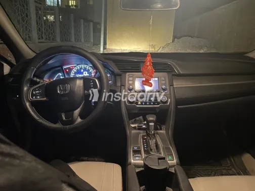 Honda Civic 2020 White Automatic Used for Sale in Greater Cairo ( Cairo + Giza) - 2