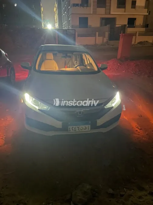 Honda Civic 2020 White Automatic Used for Sale in Greater Cairo ( Cairo + Giza) - 3