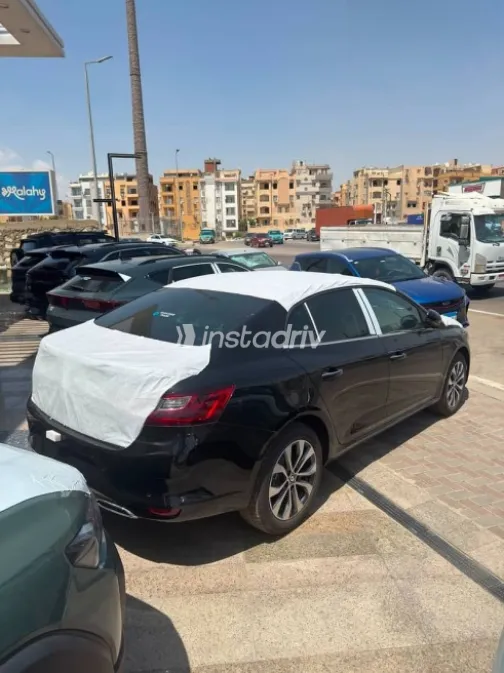 رينو ميجان 2027 أسود أوتوماتيك جديدة للبيع في القاهرة - 4