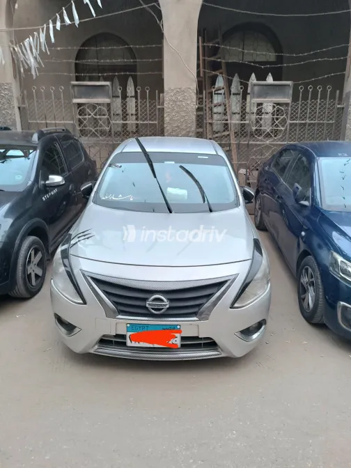 نيسان صنى 2019 فضي أوتوماتيك مستعملة للبيع في القاهرة الكبرى ( القاهرة - الجيزة) - 1